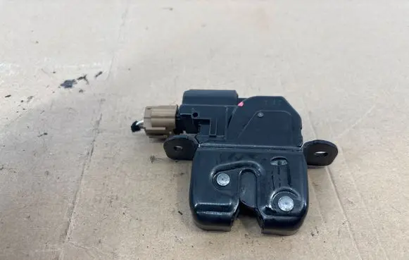 Citroen C4 Grand Picasso Tailgate lock latch 846307169R 40557160
