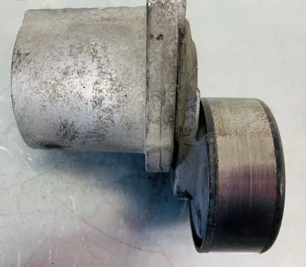 Hyundai Santa Fe Generator/alternator belt tensioner