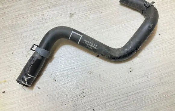 Audi A3 S3 8V Engine coolant pipe/hose 5Q0121063N