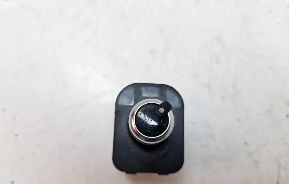 Audi A1 Wing mirror switch 8J0959565B