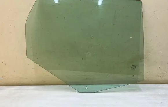 Volvo XC60 Rear door window glass 43R001105