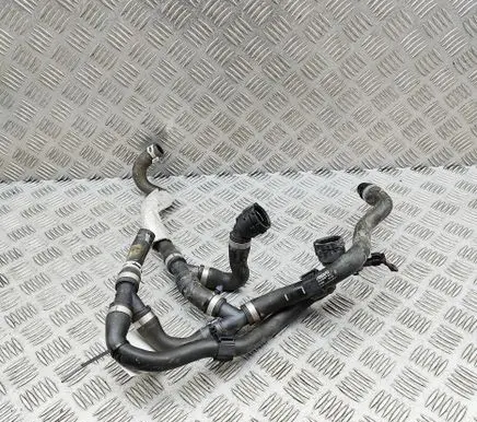 Volvo C40 Engine coolant pipe/hose 32339740