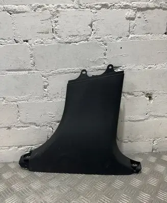 Mercedes-Benz C W205 (B) pillar trim (bottom) A2056900425 15670949 WBT55052