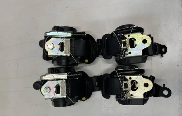 Porsche Taycan 9J1 Set of seat belts 