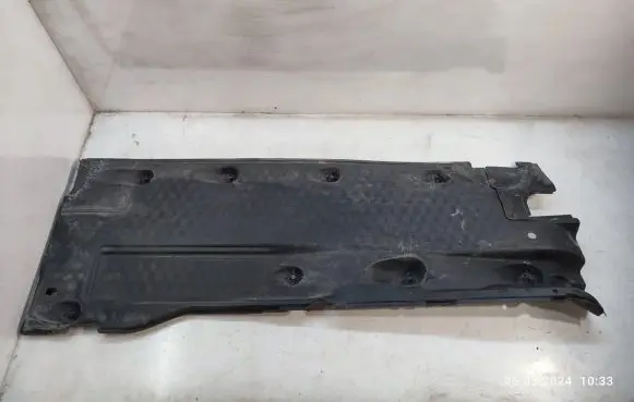 Volkswagen PASSAT CC Center/middle under tray cover 3C0825272B