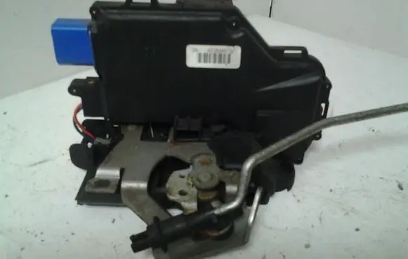 Audi A8 S8 D3 4E Rear door lock 4E0839015