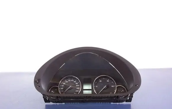 Mercedes-Benz C W203 Speedometer (instrument cluster) A2035401348