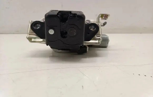 Subaru Forester SK Tailgate/trunk/boot lock/catch/latch LM658VA