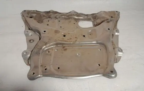 BMW X7 G07 Engine splash shield/under tray 68620716862071