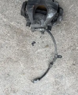 Ford Focus Front brake caliper A426X