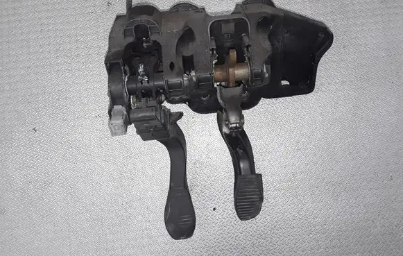 Opel Corsa D Pedal assembly 55703354
