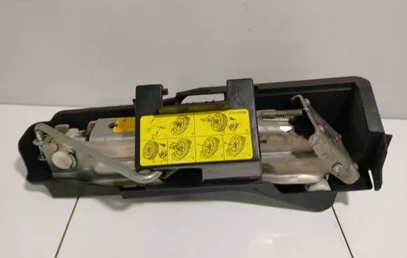 Audi A6 S6 C6 4F Lift Jack 4F0011215B