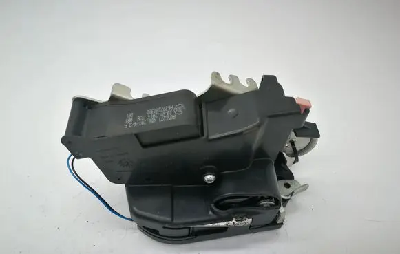 Lexus RX 450H Coupe door lock (next to the handle) A056271456201