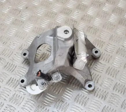 Audi A4 S4 B9 8W Engine mounting bracket