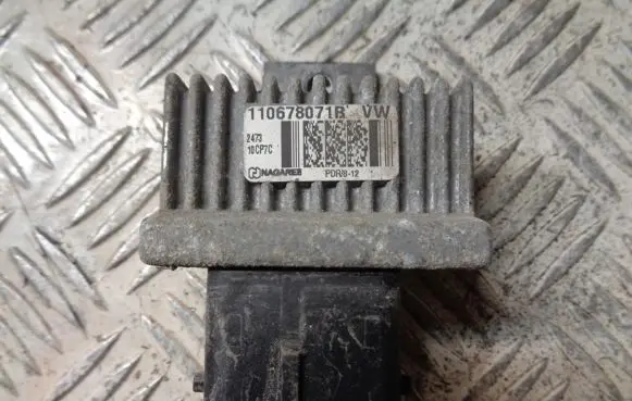 Nissan Note (E12) Glow plug pre-heat relay 110678071R
