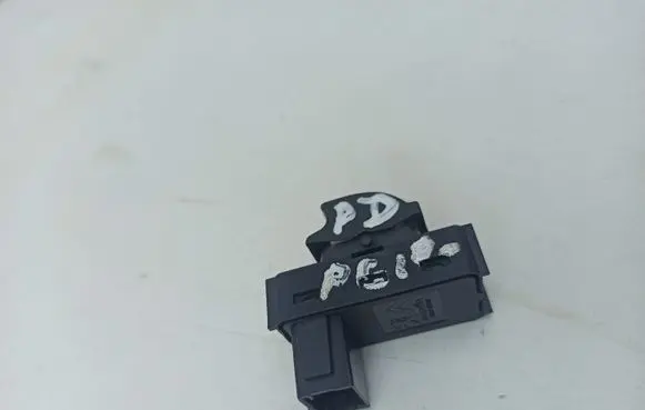 Peugeot 3008 I Electric window control switch 96662297XT