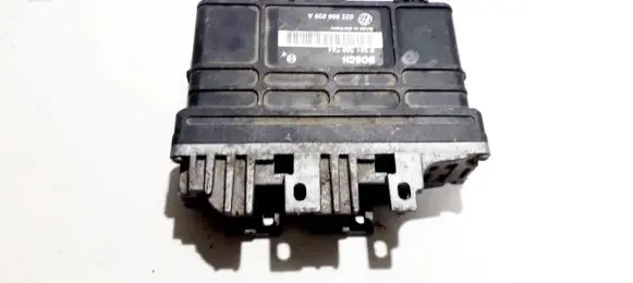 Volkswagen Golf III Engine control unit/module 0261200764 032906026a