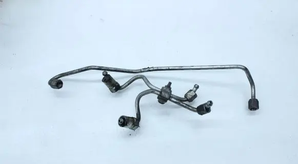 Fuel injector supply line/pipe