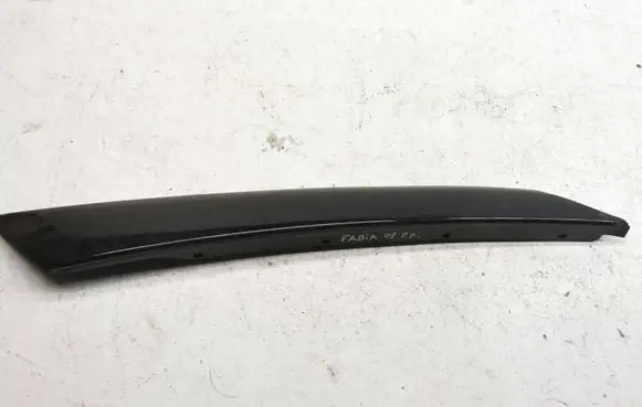 Skoda Fabia Mk2 (5J) Front door glass trim molding 5j6853263a