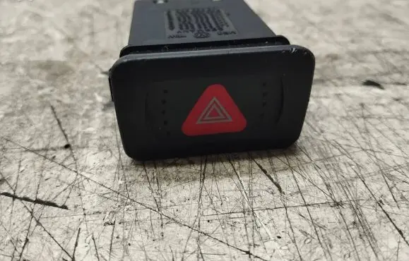 Volkswagen Golf IV Hazard light switch 1J0953235A
