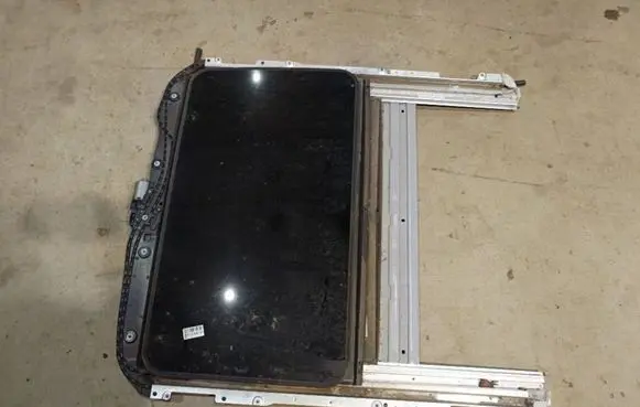 Mercedes-Benz C AMG W204 Sunroof set 