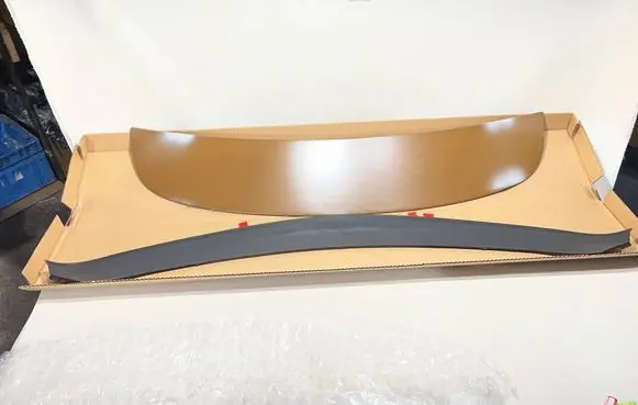 Tesla Model X Tailgate/trunk spoiler 104797600D