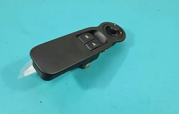 Renault Modus Electric window control switch 8200277630A IMPRK1448631