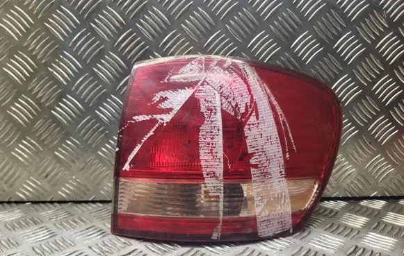 Toyota Avensis Verso Rear/tail lights 12VW215W