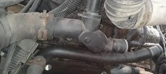 Volkswagen Jetta V Engine coolant pipe/hose 06A121133AL