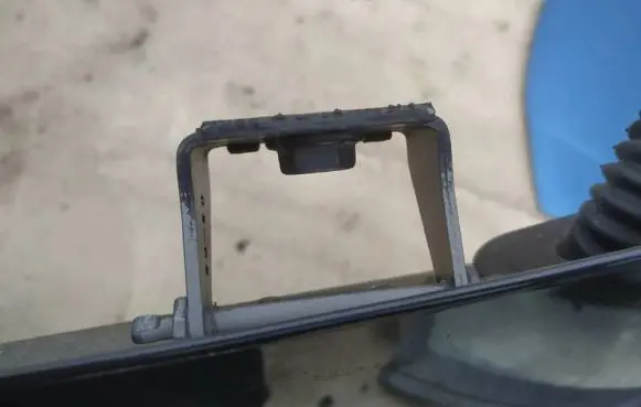 Ford Mondeo MK IV Tailgate/trunk/boot hinge