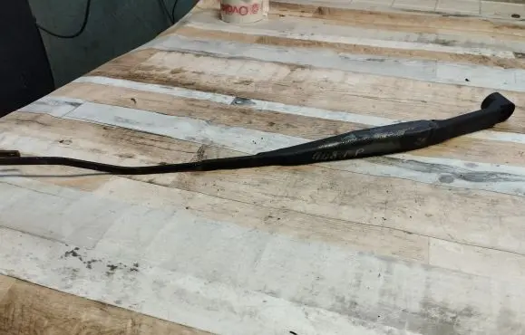 Hyundai Elantra Front wiper blade arm