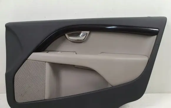 Volvo V70 Front door card panel trim