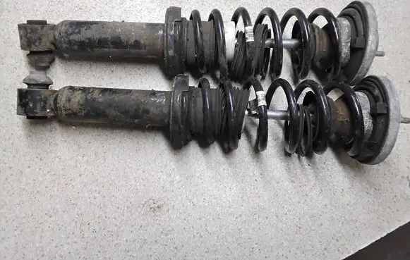 BMW 6 F12 F13 Rear shock absorber with coil spring 6777211