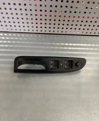 Volkswagen PASSAT B6 Electric window control switch 3C1867171B