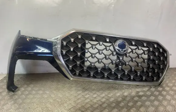SsangYong Rexton Front bumper upper radiator grill