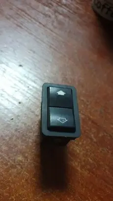 BMW 7 E38 Electric window control switch 8368932