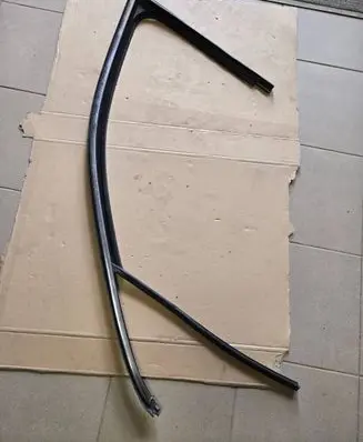 Volkswagen Tiguan Rubber seal front coupe door window 5NN837431