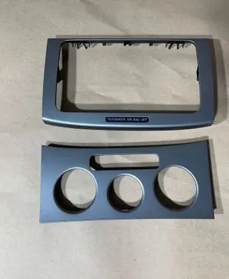 Radio/GPS head unit trim