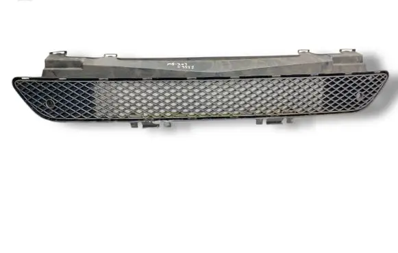 Mercedes-Benz CLC CL203 Front bumper lower grill a2038851953 12779981