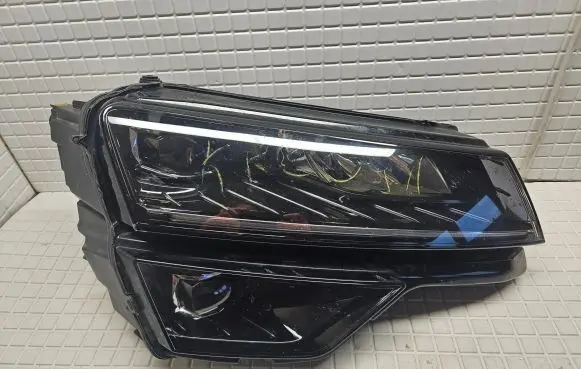 Skoda Karoq Headlight/headlamp 57B941016B 0020517607