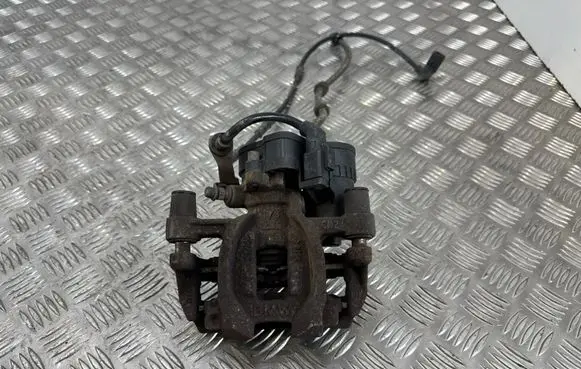BMW 2 F45 Rear brake caliper 6883035