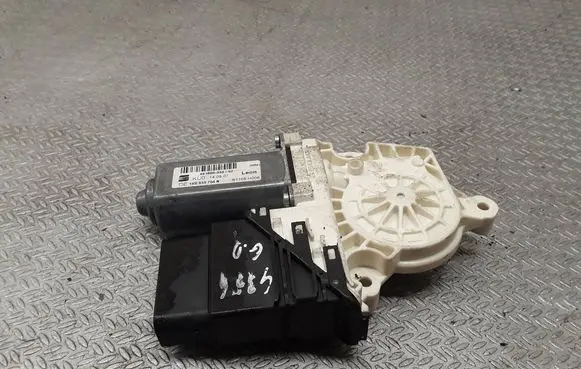 Seat Leon (1P) Rear door window regulator motor 1K0959704N
