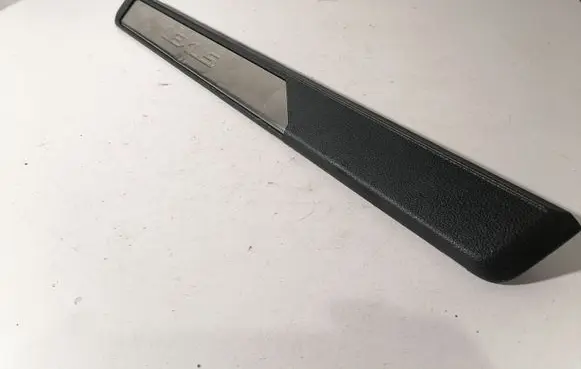 Lexus ES 250 - 300 - 330 Front sill trim cover 6791233150