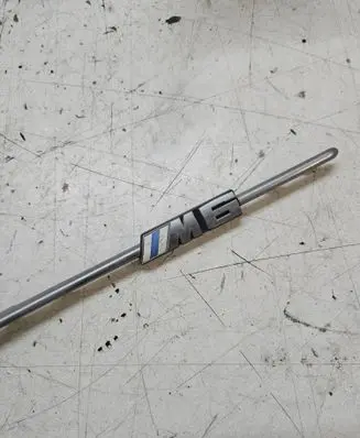 Fender trim (molding)