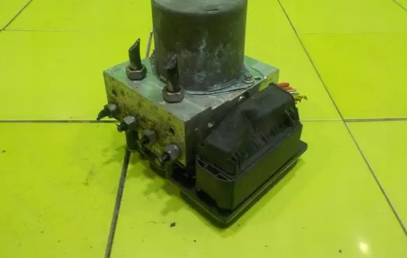 BMW X3 E83 ABS Pump 0265950318 PP102 3419296