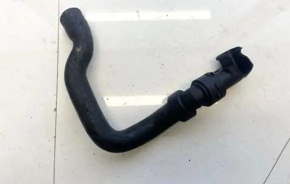 Volkswagen PASSAT B5.5 Engine coolant pipe/hose 8d0121101ad