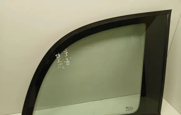 Opel Zafira A Rear side window