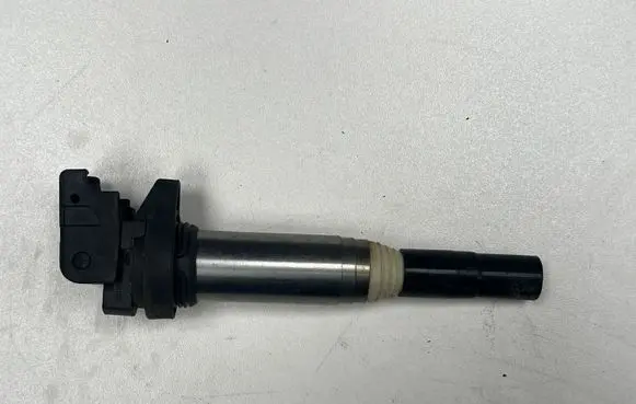 BMW 1 E81 E87 High voltage ignition coil 8616153