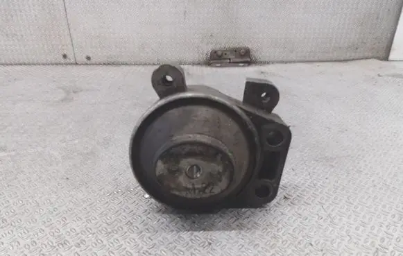 Ford Mondeo Mk III Engine mount bracket 1S716F012CE