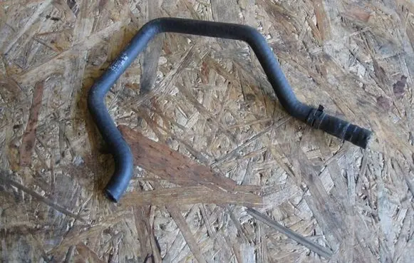 Audi A4 S4 B5 8D Engine coolant pipe/hose 8D0121107M